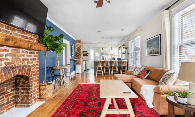 Crosstown House | Lyndale Ave Draft Listing