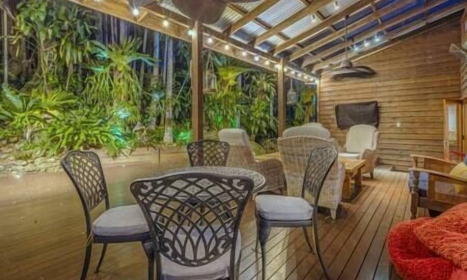 North Tamborine House | Lyrebird House