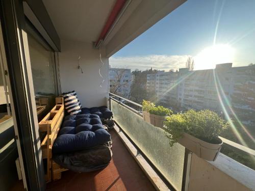 Gundeldingen Apartment | Möbelierte Wohnung mit Balkon zwischen Bahnhof und St Jakob