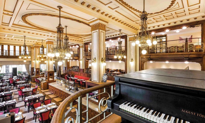 Nepszinhaz negyed Hotel | Mövenpick Hotel Budapest Centre