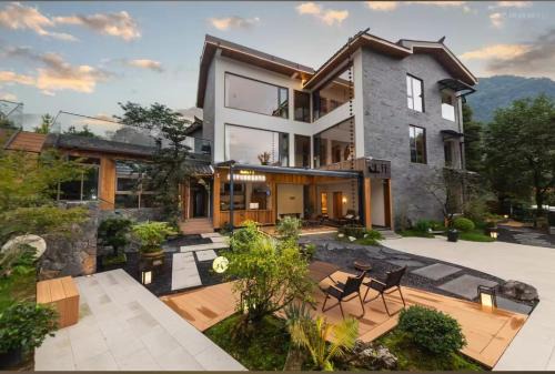 Dujiangyan Cabin | M Country Road Mountain Luxury Cinema Hot Spring B&B