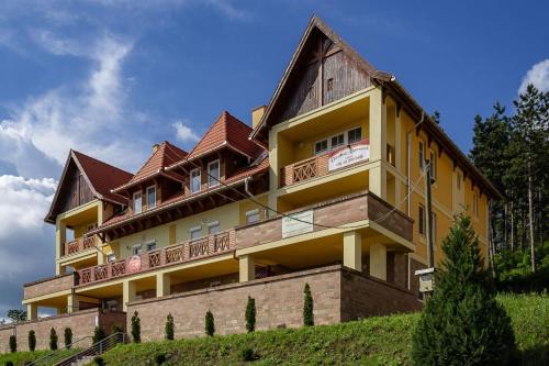 Egerfurdo Apartment | M&F Apartman