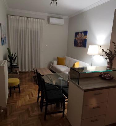 Athens Apartment | Μ&Κ - Your Athens Home - Νewly renovated 2bd apartment in family neighborhood close to city center