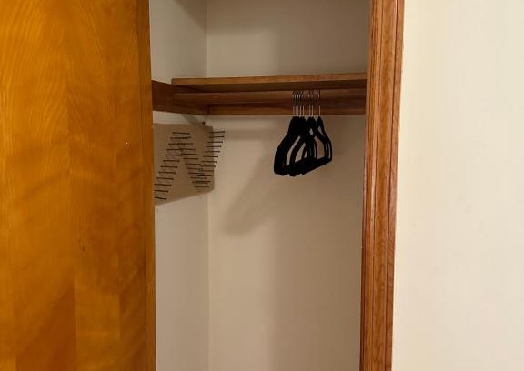New Brunswick House | M1 Queen Size BedRoom with desk near Rutgers U & hospitals