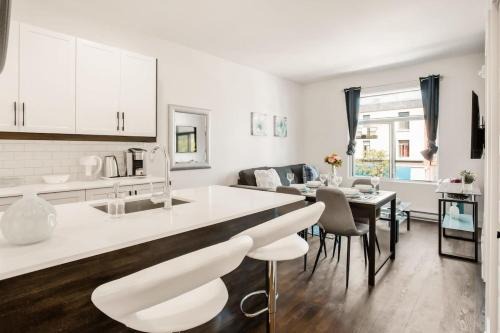Mile End Apartment | M11 Luxury 1BR Sofa Bed in the heart of PlateauMile-End