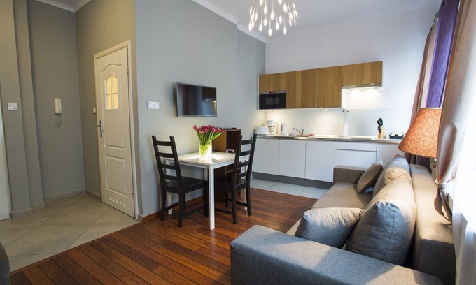 Srodmiescie Apartment | M12 - ROYAL ROUTE RESIDENCE