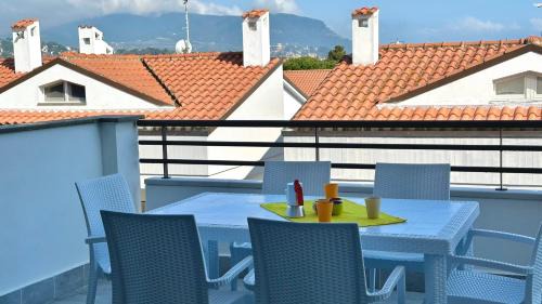 Marcelli Apartment | M386 - Marcelli, trilocale con giardino e vista mare