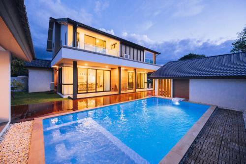 Chiang Mai Villa | Ma-Umi Chiang Mai pool villa 5 BRs - 10 mins to city center and Airport
