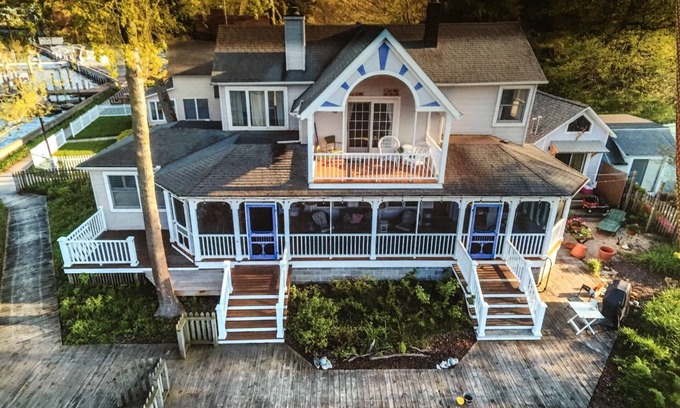 Macatawa Condo | Macatawa Waterfront by 'Big Red'/Cottage Living for 2