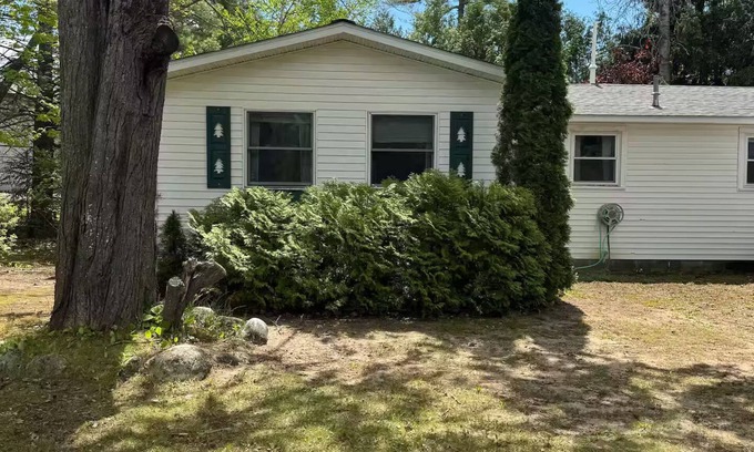 Indian River House | Mack Trail Inn