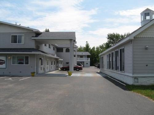 Mackinaw City Hotel | Mackinaw Budget Inn