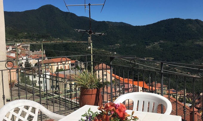 Perinaldo Apartment | "Madame Carla" apartment. CITRA:008040-LT-0057 CIN:IT008040C2ISKBED2N