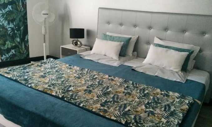 Pays-de-Belves Bed & Breakfast | Madelon IV