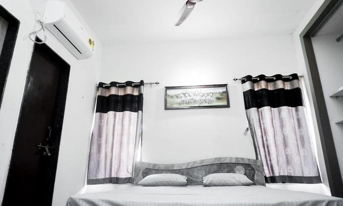 Rajpipla House | Madhav Homestay