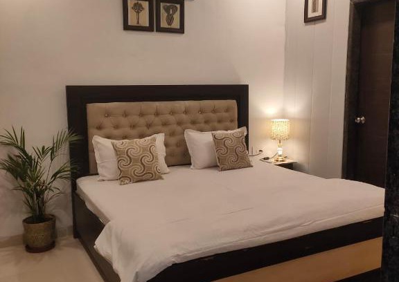 Vrindavan Apartment | MADHAVPRIYA family home with kitchen in Vrindavan -