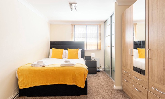 Hendon Apartment | Madison Court