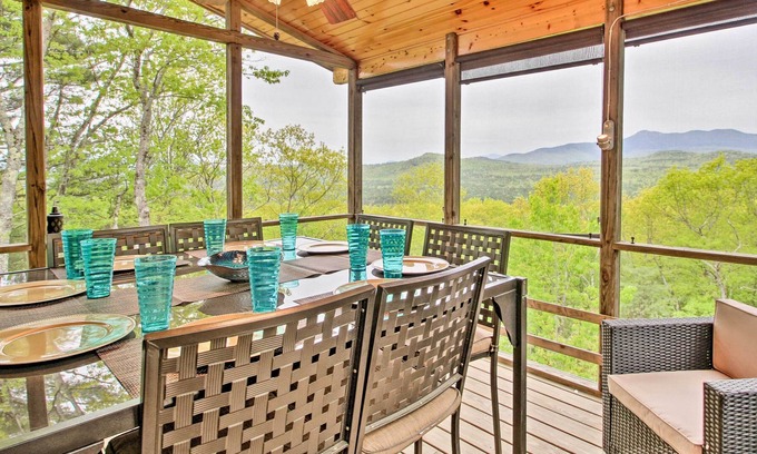 Eidelweiss Village House | Madison Home w/ Sunroom: 10-Mins to Boulder Beach!