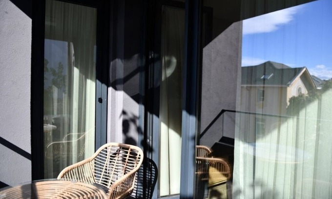 rajon Vrabnitsa Apartment | Madrid: A modern 2-bedroom apartment with parking