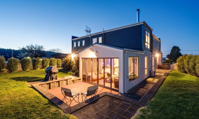Penguin House | Madsen Retreat