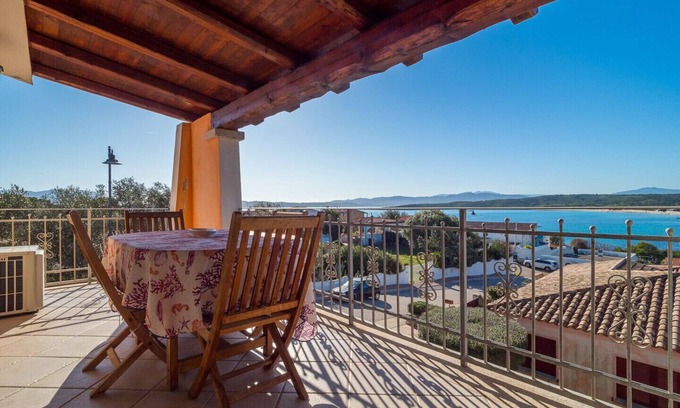 Pittulongu Apartment | Maestrale BFlat - panoramic view flat 170mt beach
