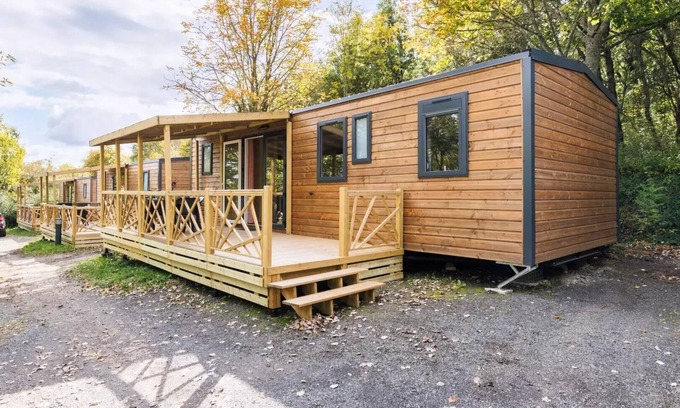 Chatel-Guyon House | Maeva Respire campsite in La Croze * - Premium Cottage 4 Parts 6 People + TV