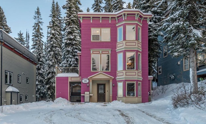 Silver Star Mountain House | Magenta Haus