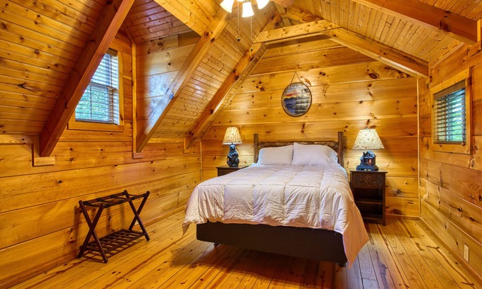 Maggie Valley House | Maggie Valley Luxury Cabin With Mountain Views