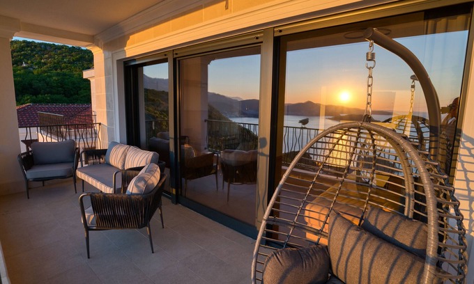Sveti Stefan Apartment | Magic 3bdr apartment - Sea view