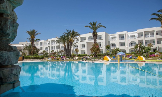 Yasmine Hotel | Magic Life Africana