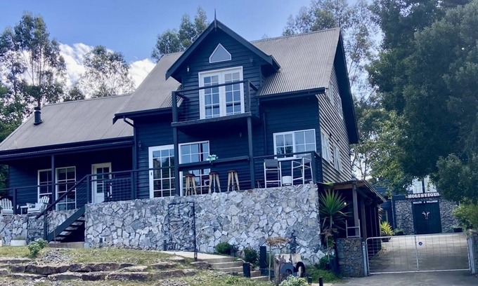 Merrijig House | Magic views of Mt Buller with generous accommodation and entertaining options