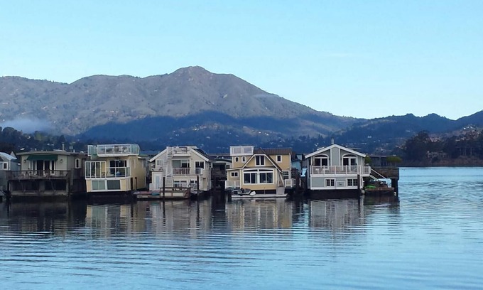 Marin City Boat Rental | Magical Sausalito Floating Home