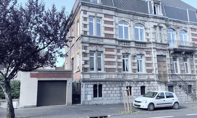 Charleville-Mezieres House | Magnificent mansion on wooded estate
