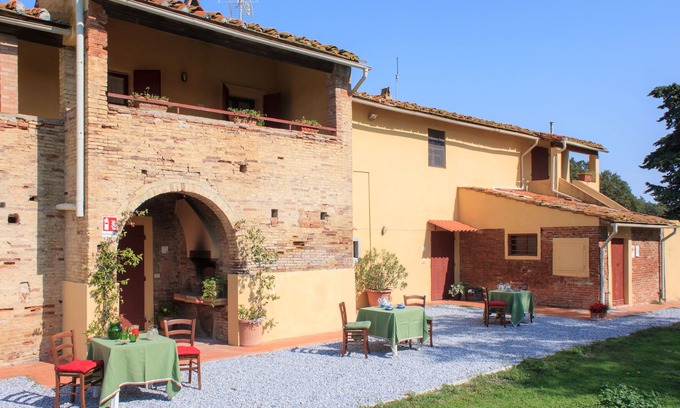 Guasticce Other | Magnificent and large apartment in the Tuscan countryside