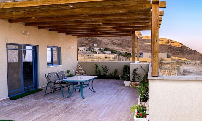 Al-Maghtas Apartment | Magnificent dead-sea view