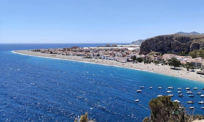 Calahonda House | Magnificent holiday home near the beach