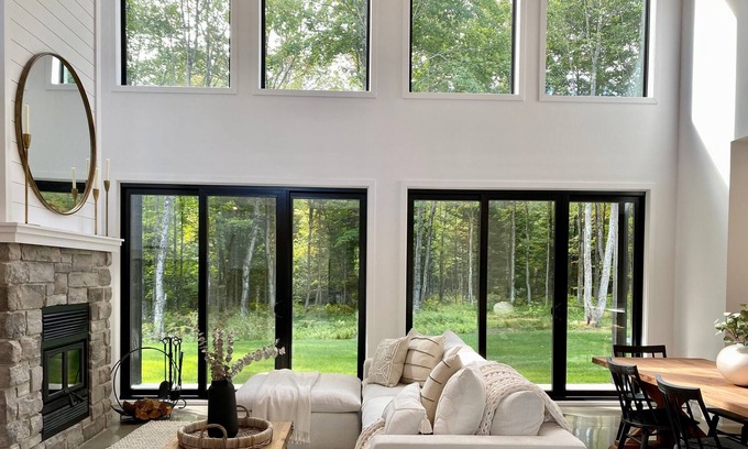 Lac-Brome House | Magnificent home nestled in forest with lake access