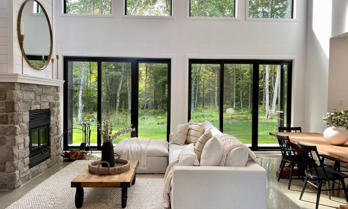 Lac-Brome House | Magnificent home nestled in the forest !