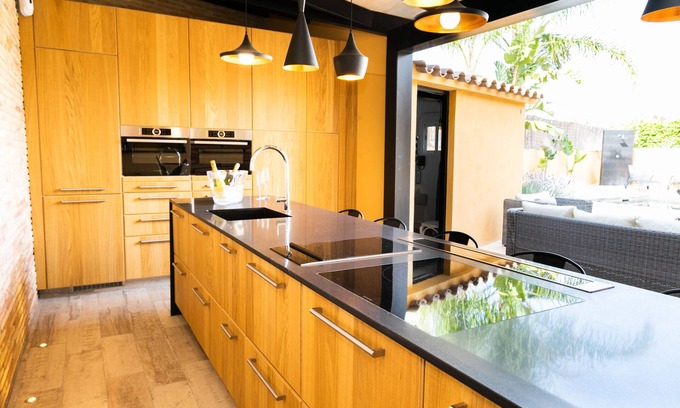 Deltebre Ski Chalet | MAGNIFICENT HOUSE IN THE DELTA DEL EBRO, WITH PRIVATE WIFI, SWIMMING POOL AND PARKING