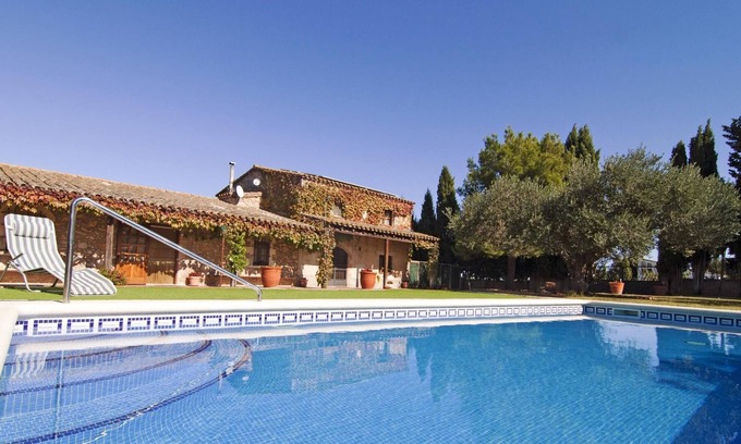 Albons Villa | MAGNIFICENT HOUSE WITH POOL FOR THE WHOLE FAMILY