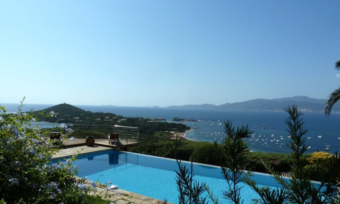 Isolella House | Magnificent luxury villa overlooking the entire Gulf of Ajaccio