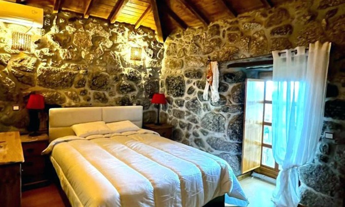 Molares Other | Magnificent farmhouse with swimming pool and mountain views!