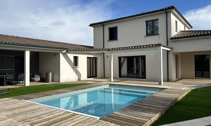 Magne Villa | Magnificent villa, Swimming pool, 4 bedrooms, 2 bathrooms, not overlooked, Marais Poitevin