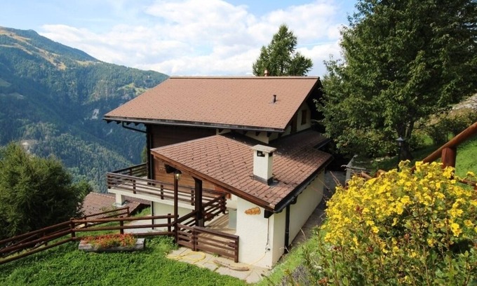 St. Luc Ski Chalet | Magnifique chalet de 5 pièces pour 6 à 7 personnes sur 3 niveaux, situé à l'entrée du village offran