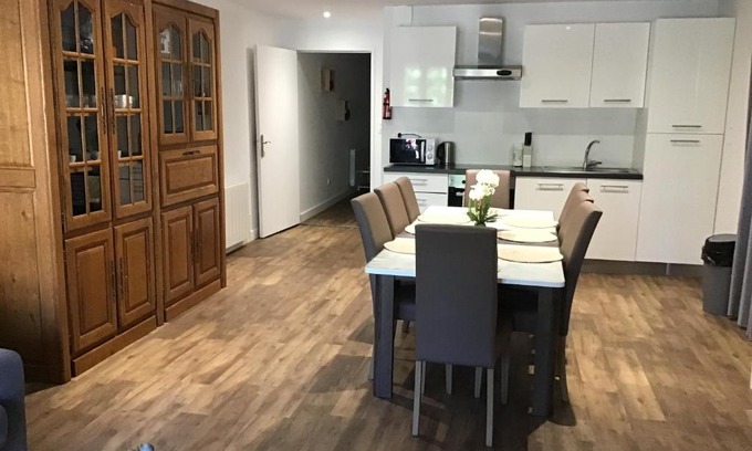 Saint-Nectaire Apartment | Magnifique T4 avec terrasse à Saint-Nectaire - 8 pers