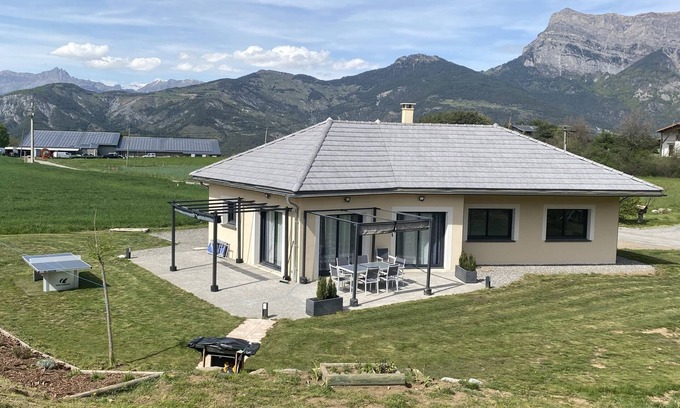 Saint-Vincent-les-Forts House | Magnifique Villa Sabot de Venus