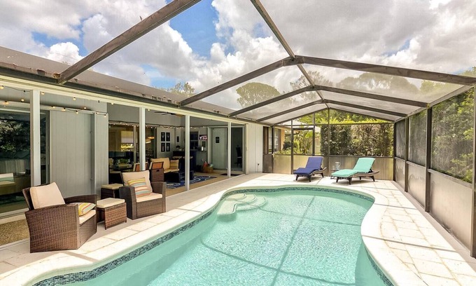 Southgate House | Magnolia Breeze - Charming, Modern Home with Pool by Gulfcoast Holiday Homes