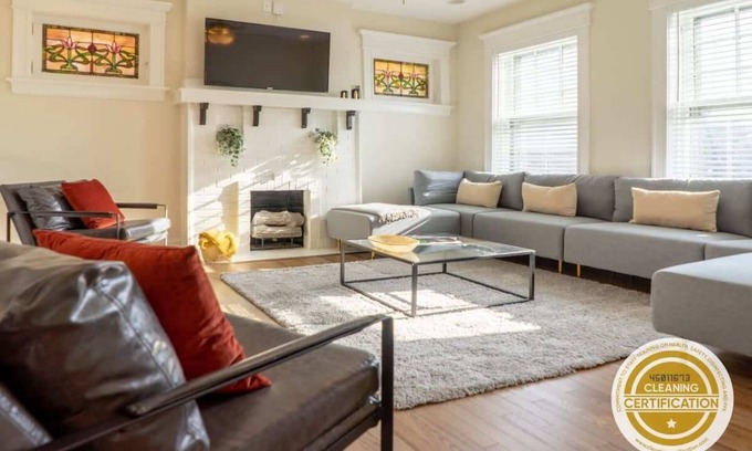 Shaw House | Magnolia on the Park | Spacious 4BR /ABODEbucks