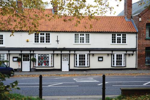 Horncastle Hotel | Magpies Restaurant with Rooms