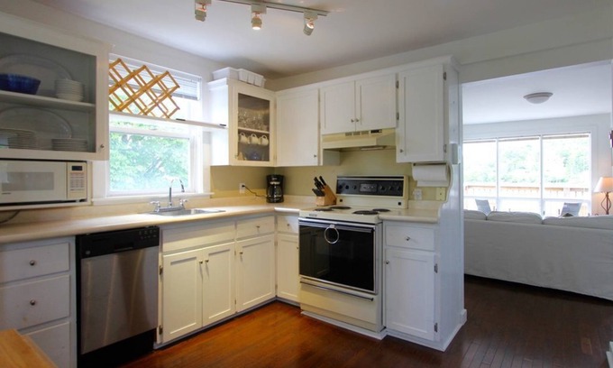 Mahone Bay House | Mahone Bay Beach House