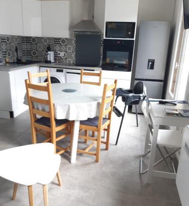 Bielle Apartment | Mailh- Massibé 1 chambre 5 pers draps serviettes inclus parking près du ski tout confort